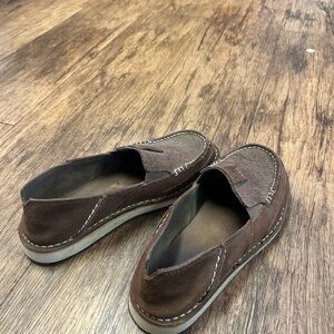 Used - good condition Ariat Cruiser